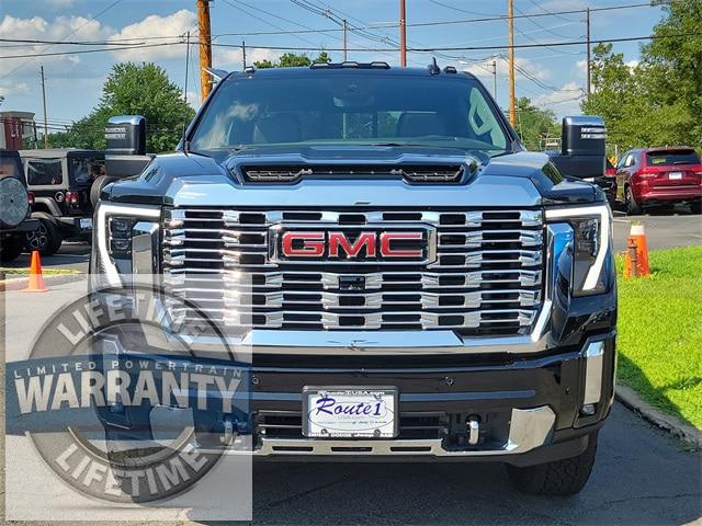 2024 GMC Sierra 2500HD 4WD Crew Cab Standard Bed Denali