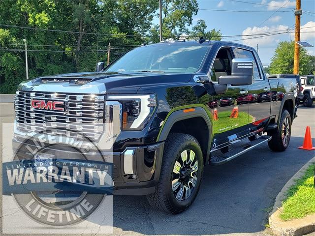 2024 GMC Sierra 2500HD 4WD Crew Cab Standard Bed Denali