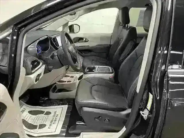 2023 Chrysler Pacifica Hybrid PACIFICA PLUG-IN HYBRID TOURING L 2023 Chrysler Pacifica Hybrid PACIFICA PLUG-IN HYBRID TOURING L