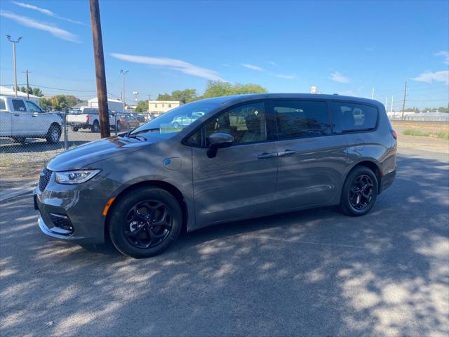 2023 Chrysler Pacifica Hybrid PACIFICA PLUG-IN HYBRID TOURING L