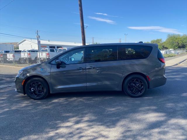 2023 Chrysler Pacifica Hybrid PACIFICA PLUG-IN HYBRID TOURING L