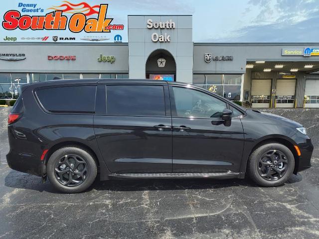 2023 Chrysler Pacifica Hybrid PACIFICA PLUG-IN HYBRID TOURING L