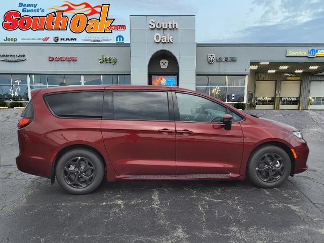 2023 Chrysler Pacifica Hybrid PACIFICA PLUG-IN HYBRID TOURING L