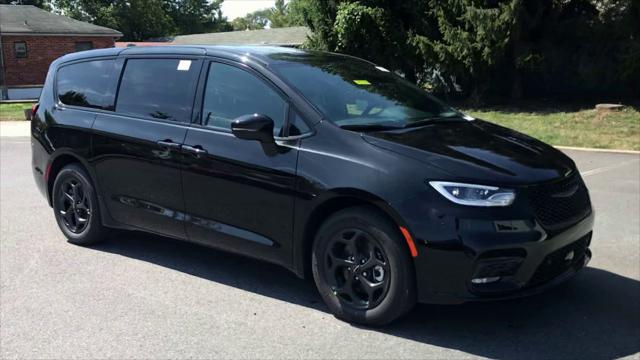 2023 Chrysler Pacifica Plug-In Hybrid PACIFICA PLUG-IN HYBRID TOURING L