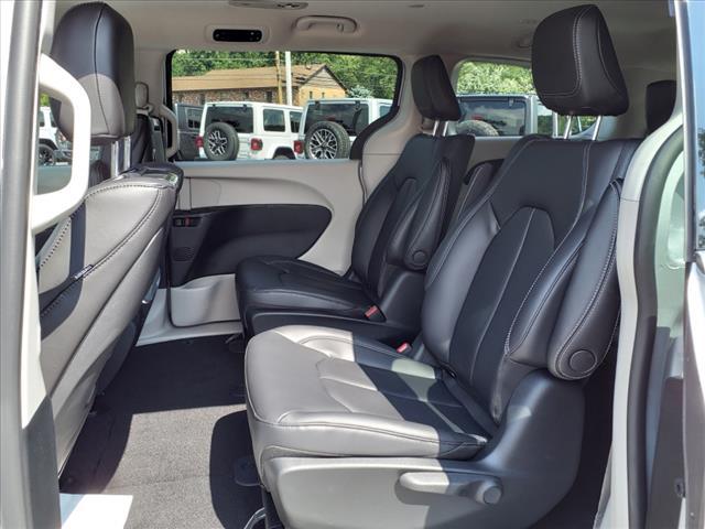 2023 Chrysler Pacifica Plug-In Hybrid PACIFICA PLUG-IN HYBRID TOURING L