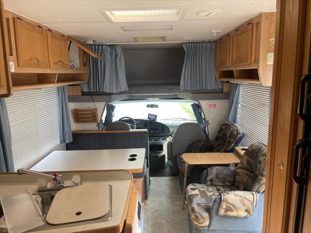 2003 Ford E-450 Cutaway E450 Cube Van 12'