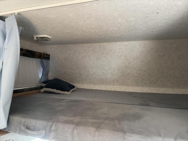2003 Ford E-450 Cutaway E450 Cube Van 12'