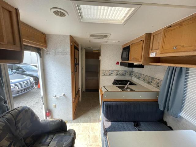 2003 Ford E-450 Cutaway E450 Cube Van 12'
