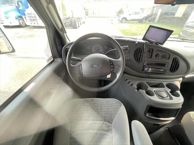 2003 Ford E-450 Cutaway E450 Cube Van 12'
