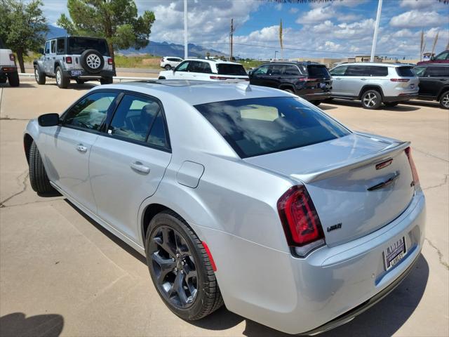 2023 Chrysler Chrysler 300 300S V8