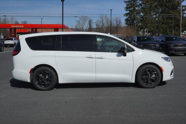 2023 Chrysler Pacifica Plug-In Hybrid PACIFICA PLUG-IN HYBRID LIMITED