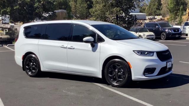 2023 Chrysler Pacifica Plug-In Hybrid PACIFICA PLUG-IN HYBRID TOURING L