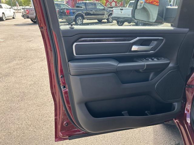 2024 RAM Ram 1500 RAM 1500 BIG HORN CREW CAB 4X4 64 BOX