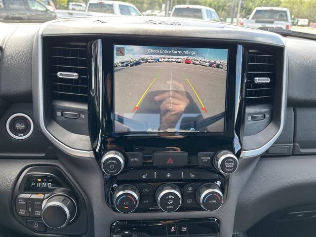 2024 RAM Ram 1500 RAM 1500 BIG HORN CREW CAB 4X4 64 BOX