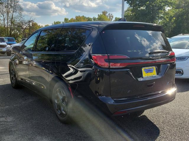 2023 Chrysler Pacifica Hybrid PACIFICA PLUG-IN HYBRID TOURING L