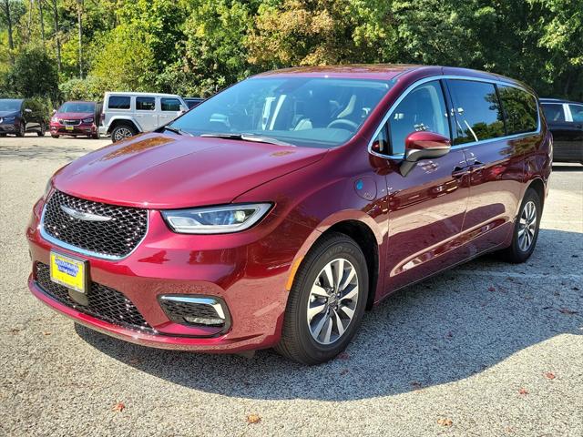 2023 Chrysler Pacifica Hybrid PACIFICA PLUG-IN HYBRID TOURING L