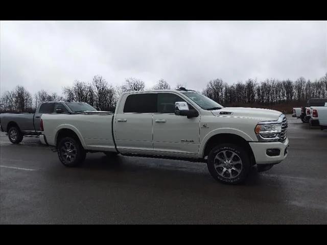 2024 RAM Ram 3500 RAM 3500 LIMITED LONGHORN CREW CAB 4X4 8 BOX