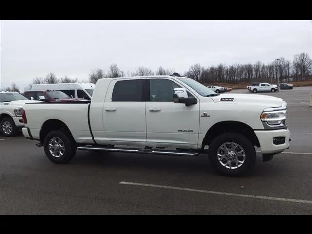 2024 RAM Ram 3500 RAM 3500 LARAMIE MEGA CAB 4X4 64 BOX