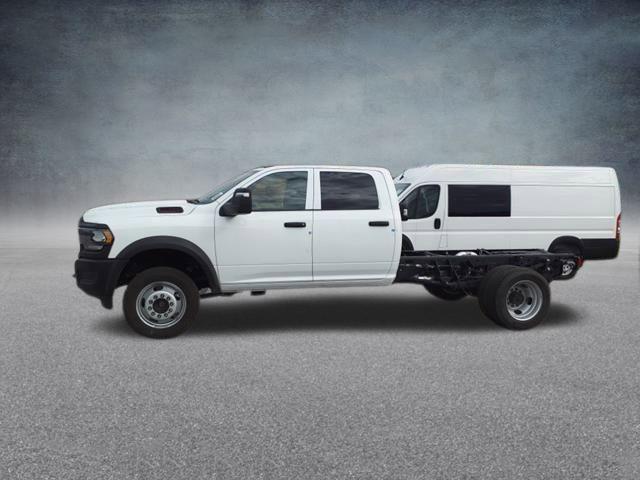 2024 RAM Ram 5500 Chassis Cab RAM 5500 TRADESMAN CHASSIS CREW CAB 4X4 60 CA