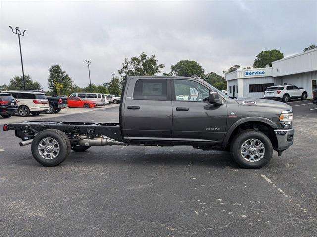 2024 RAM Ram 3500 Chassis Cab RAM 3500 SLT CREW CAB CHASSIS 4X4 60 CA