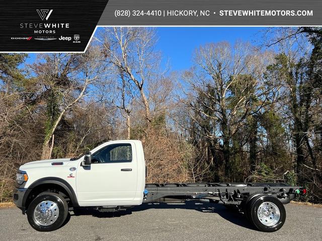 2024 RAM Ram 5500 Chassis Cab RAM 5500 TRADESMAN CHASSIS REGULAR CAB 4X2 108 CA