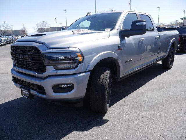 2024 RAM Ram 3500 RAM 3500 LIMITED CREW CAB 4X4 8 BOX