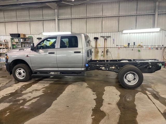 2024 RAM Ram 3500 Chassis Cab RAM 3500 TRADESMAN CREW CAB CHASSIS 4X4 60 CA