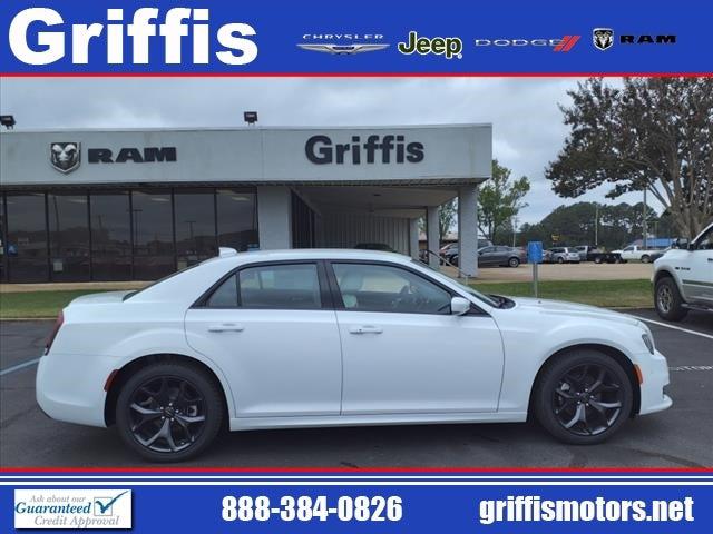 2023 Chrysler Chrysler 300 300 TOURING L RWD