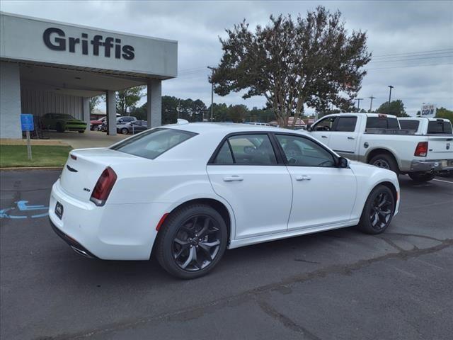 2023 Chrysler Chrysler 300 300 TOURING L RWD