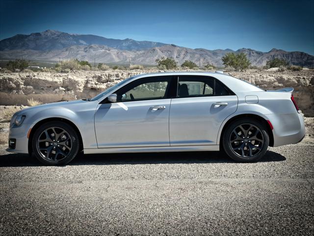 2023 Chrysler Chrysler 300 300S V8