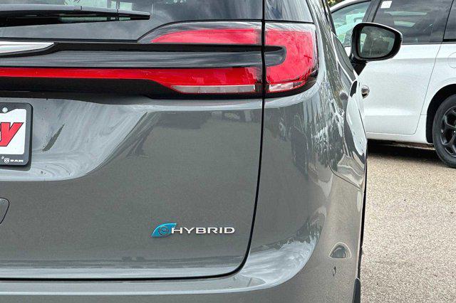 2023 Chrysler Pacifica Hybrid Pinnacle