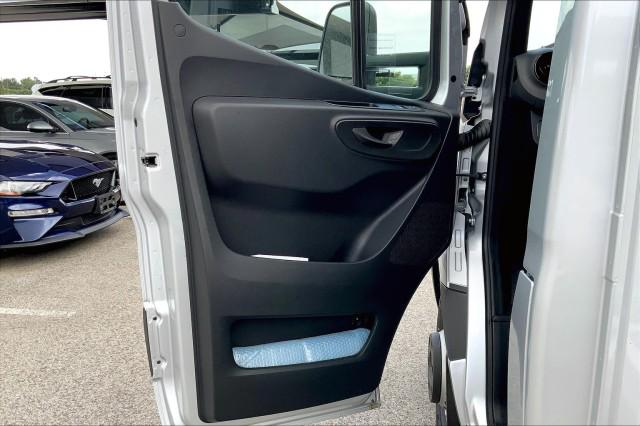 2022 Mercedes-Benz Sprinter 3500XD Chassis Standard Roof V6
