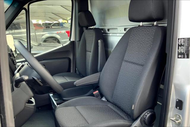 2022 Mercedes-Benz Sprinter 3500XD Chassis Standard Roof V6