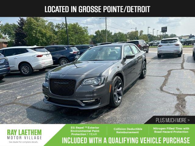 2023 Chrysler Chrysler 300 300 TOURING L RWD