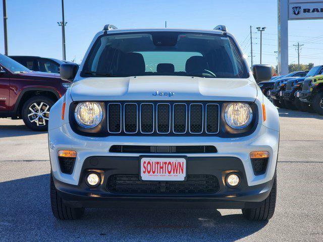 2023 Jeep Renegade RENEGADE LATITUDE 4X4