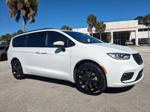 2023 Chrysler Pacifica PACIFICA TOURING L AWD