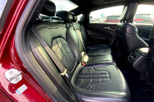 2016 Chrysler 200 S