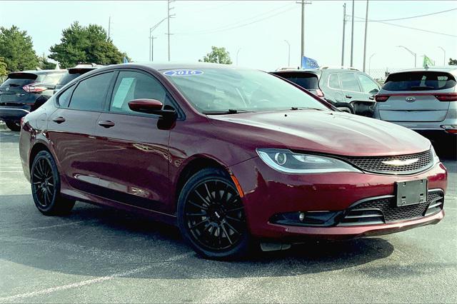 2016 Chrysler 200 S