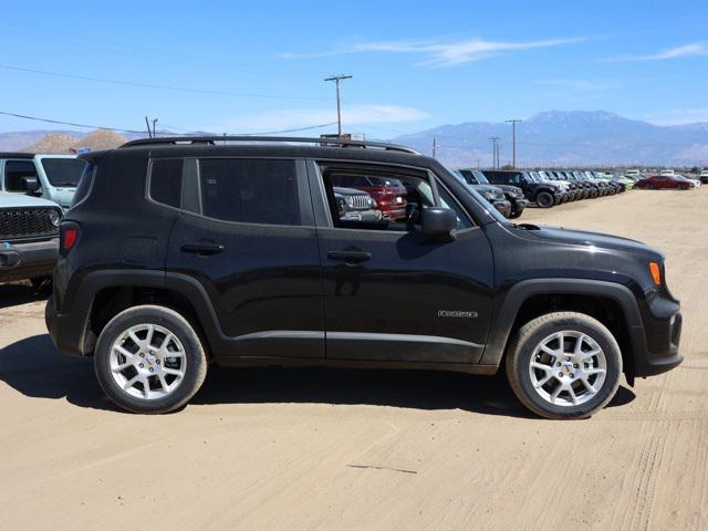 2023 Jeep Renegade RENEGADE LATITUDE 4X4