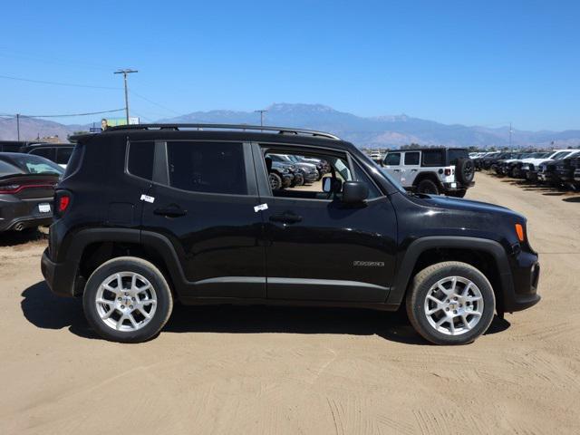 2023 Jeep Renegade RENEGADE LATITUDE 4X4