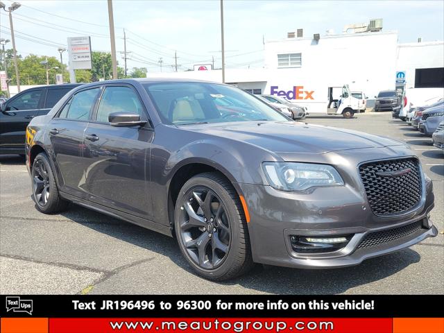 2023 Chrysler Chrysler 300 300 TOURING L RWD