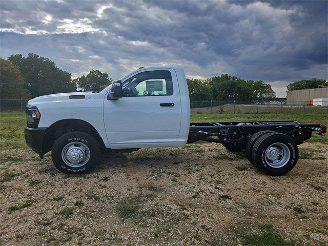 2024 RAM Ram 3500 Chassis Cab RAM 3500 TRADESMAN CHASSIS REGULAR CAB 4X4 60 CA