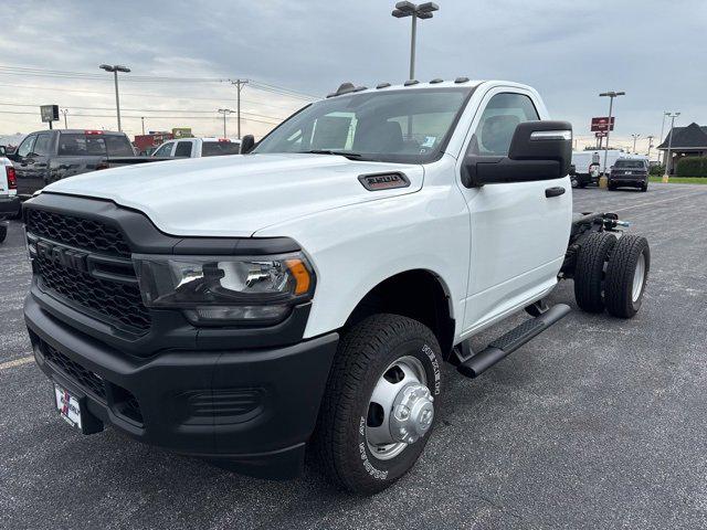 2024 RAM Ram 3500 Chassis Cab RAM 3500 TRADESMAN CHASSIS REGULAR CAB 4X4 60 CA 2024 RAM Ram 3500 Chassis Cab RAM 3500 TRADESMAN CHASSIS REGULAR CAB 4X4 60 CA