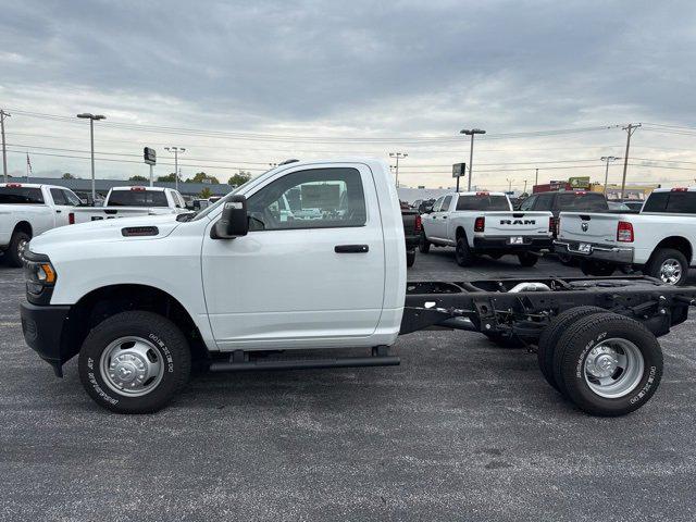 2024 RAM Ram 3500 Chassis Cab RAM 3500 TRADESMAN CHASSIS REGULAR CAB 4X4 60 CA 2024 RAM Ram 3500 Chassis Cab RAM 3500 TRADESMAN CHASSIS REGULAR CAB 4X4 60 CA