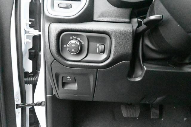 2024 RAM Ram 1500 RAM 1500 BIG HORN CREW CAB 4X4 57 BOX