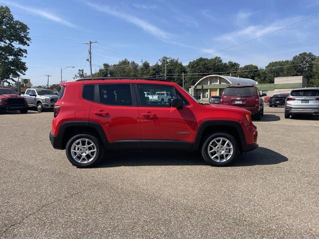 2023 Jeep Renegade RENEGADE LATITUDE 4X4