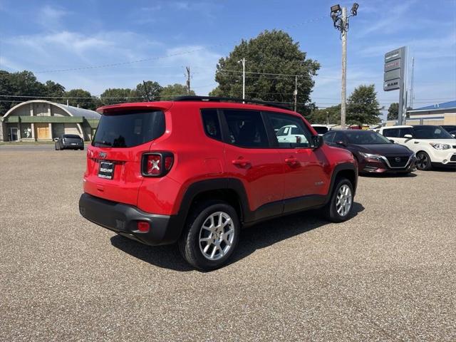 2023 Jeep Renegade RENEGADE LATITUDE 4X4