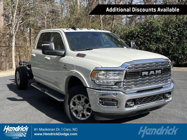 2023 RAM Ram 3500 Chassis Cab RAM 3500 LIMITED CREW CAB CHASSIS 4X4 60 CA