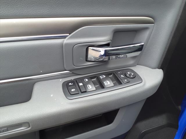 2020 Ram 1500 SLT Crew Cab 4x4 5'7" Box
