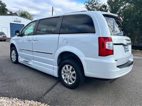 2016 Chrysler Town & Country Touring